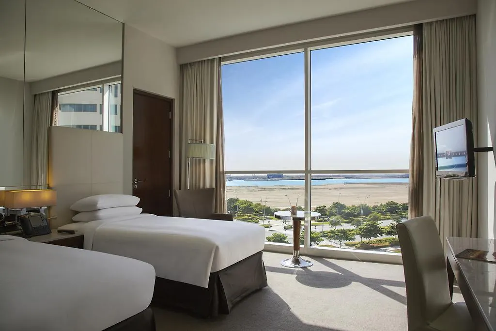 Centro Yas Island-By Rotana Otel Abu Dabi 3*,